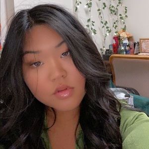 Meet your Posher, Makya